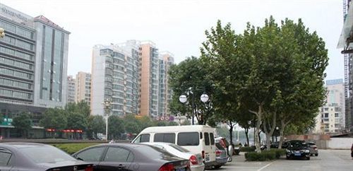 Jiujiang Bonnie Express Business Hotel Экстерьер фото